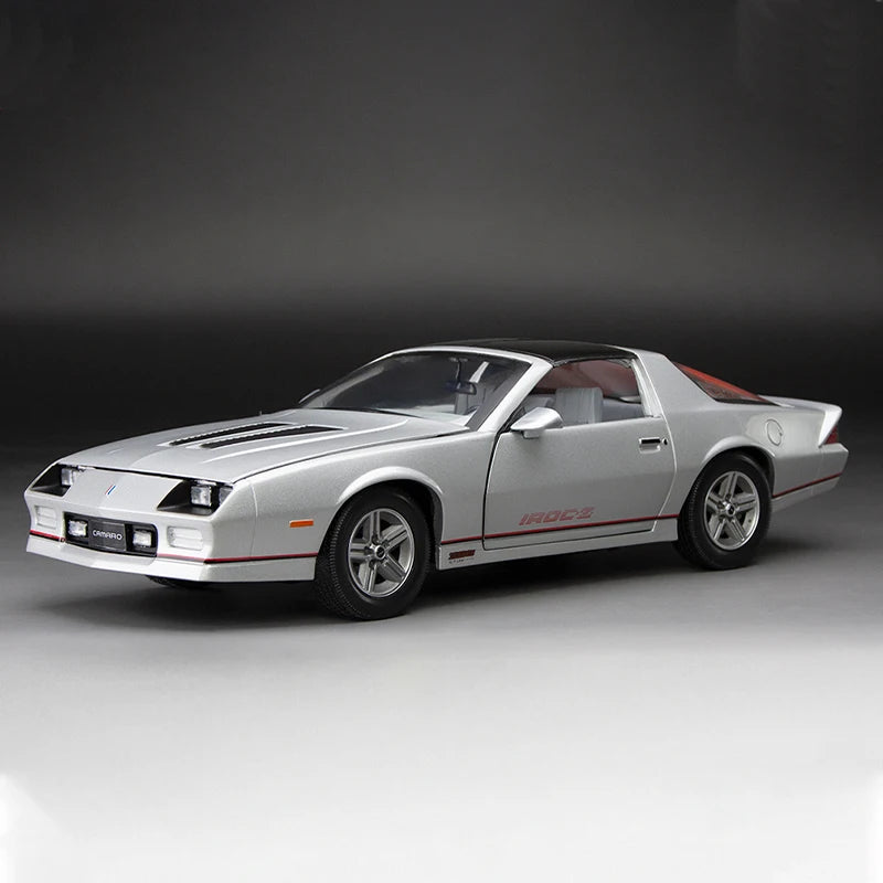 SunStar 1:18 Scale 1985 Chevrolet Camaro IROC Simulation Alloy Car Model Static Display Collectible Toy Gift Souvenir Decoration
