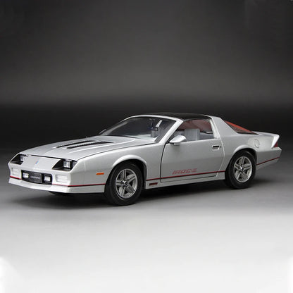 SunStar 1:18 Scale 1985 Chevrolet Camaro IROC Simulation Alloy Car Model Static Display Collectible Toy Gift Souvenir Decoration