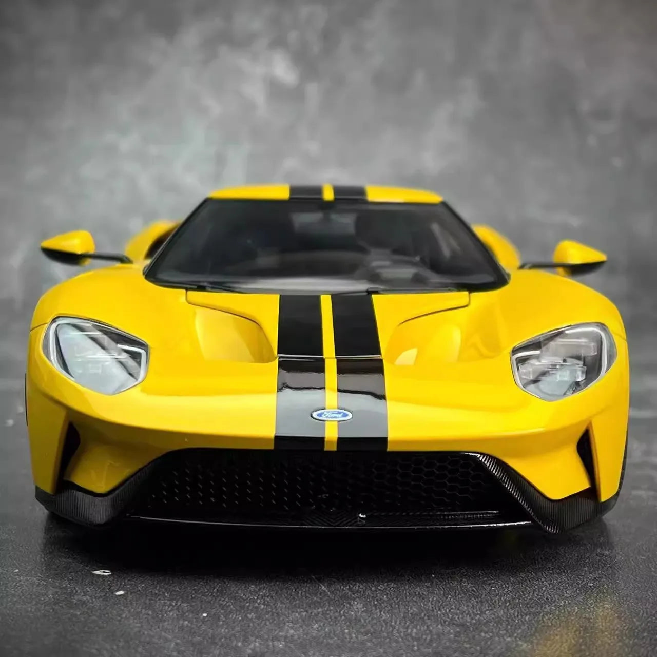 AUTOART 1:18 scale Ford GT ABS material Full Open car model Static Display Holiday gift collection Sports car model