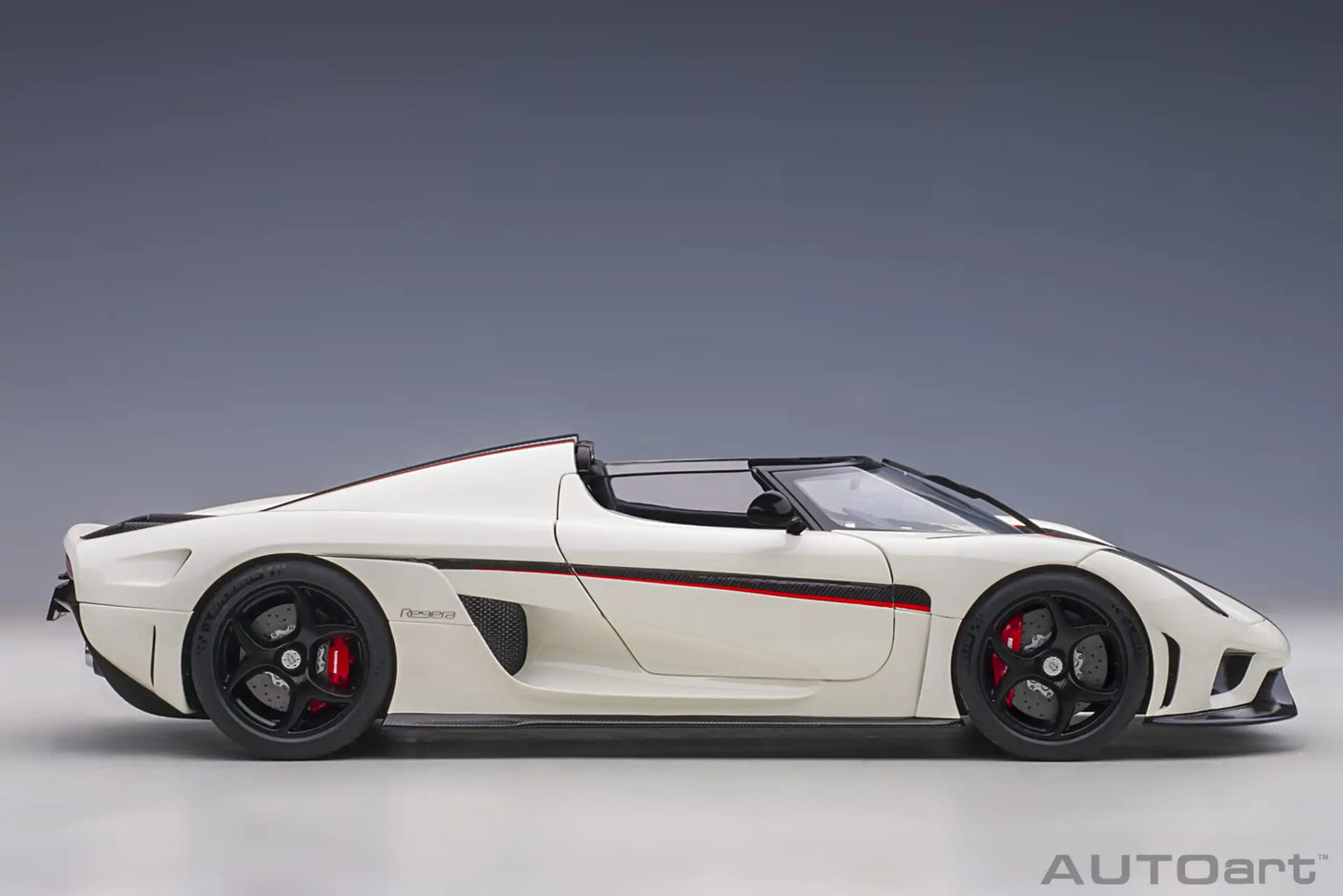 AUTOart model 1/18 Scale New  Koenigsegg Regera car model Static Decorative Items Holiday Gift Collection