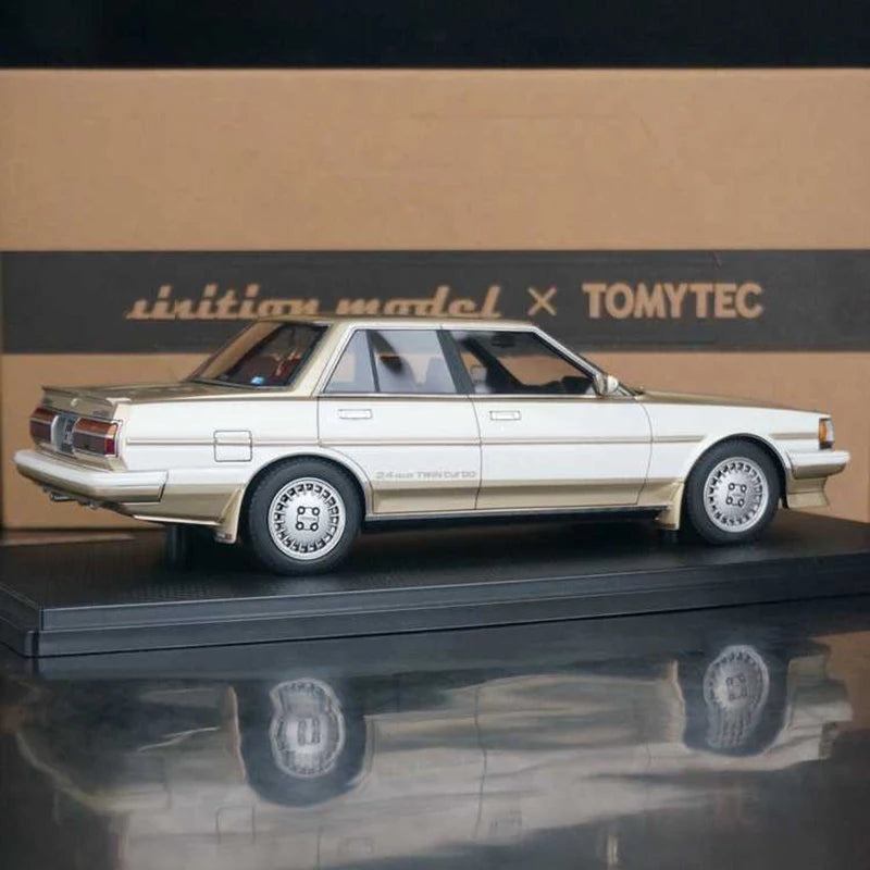 WELLY 1/18 TOYOTA Cresta GT Twin Turbo (GX71) 1984 Car Model
