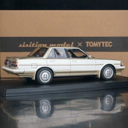 WELLY 1/18 TOYOTA Cresta GT Twin Turbo (GX71) 1984 Car Model