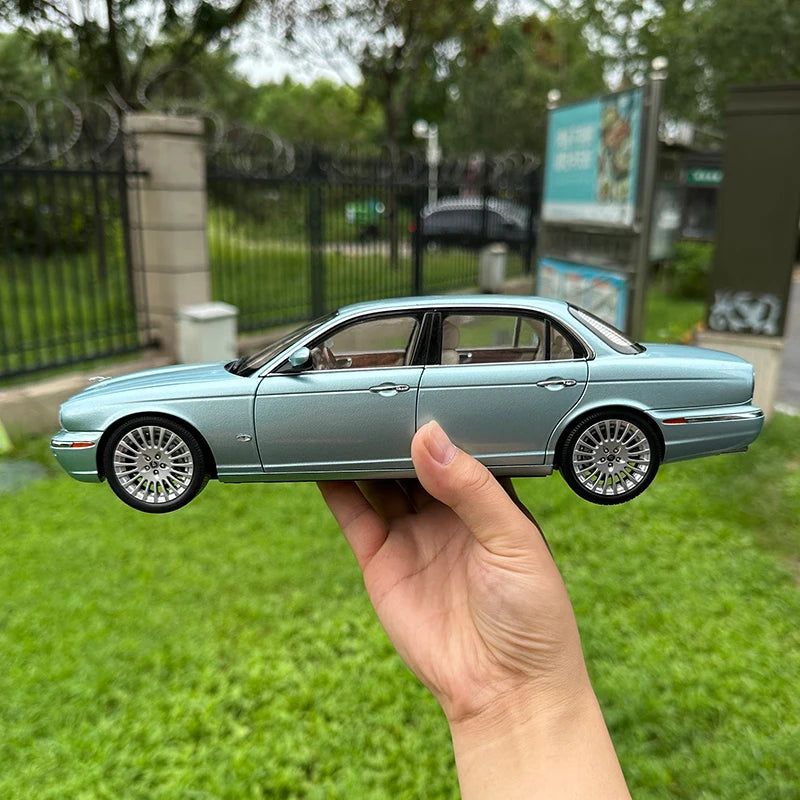 Almost Real AR 1/18 Jaguar XJ6 X350 Car models give gifts to friends Adult toys Birthday gifts to friends Company show metal