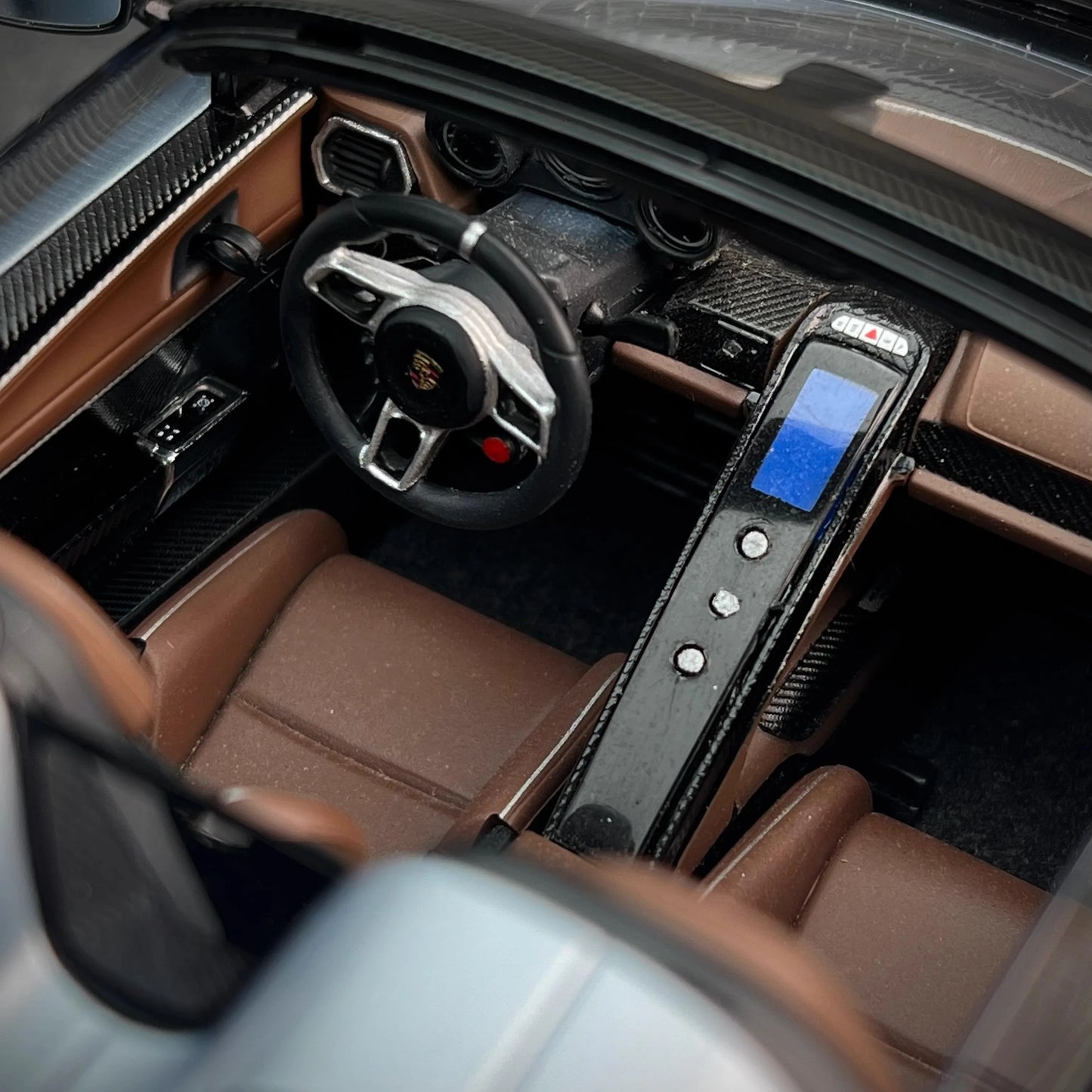 AUTOART car model simulation 1/18 Porsche 918 Car Model alloy room ornament display cars model boy collection christmas gift