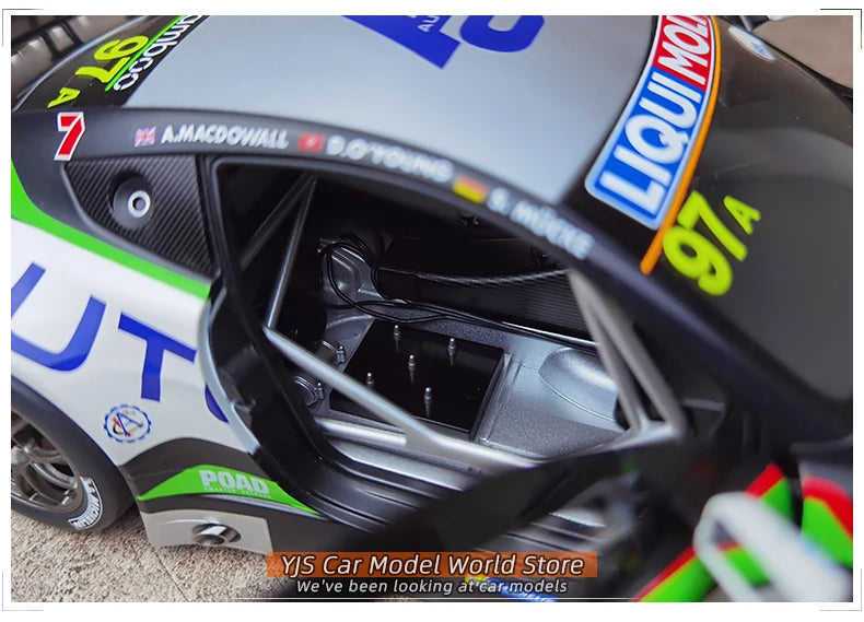 AUTOART Edition 1/18 Aston Martin VANTAGE V12 BATHURST 12HOUR #97 2015 Racing Car Model