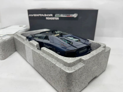Autoart 1:18 Aventador LP700-4 Roadster Blue Simulation Limited Edition All Open Alloy Metal Static Car Model Toy Gift