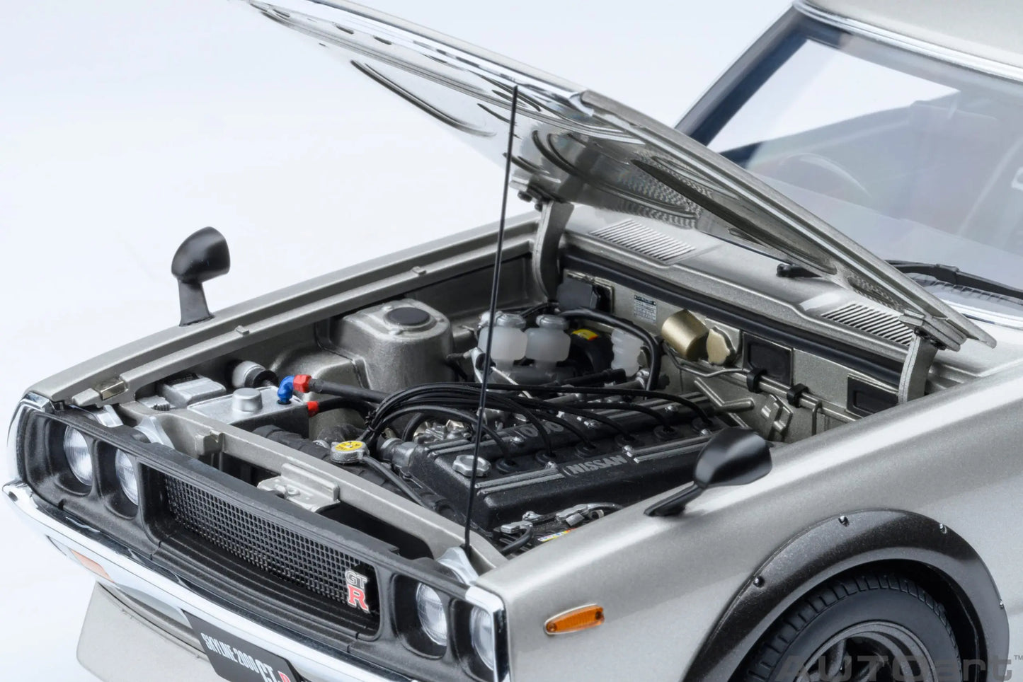 NISSAN SKYLINE 2000 GT-R (KPGC110) TUNED VERSION RS WATANABE WHEEL AUTOart 1/18 Static display model gift collection