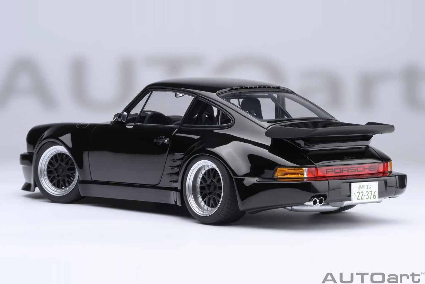 AUTOART 1/18 PORSCHE 911 (930) Turbo Car Model