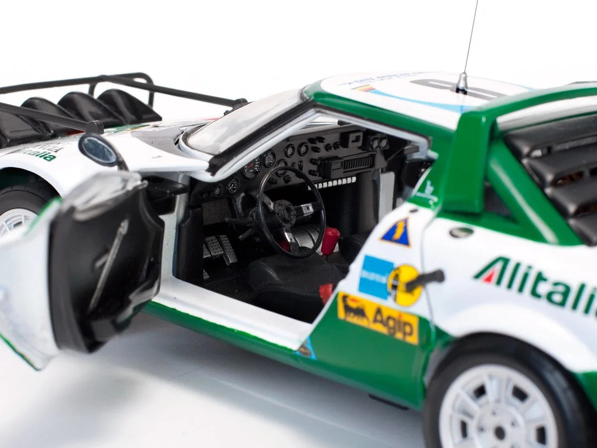 WELLY 1/18 Lancia Stratos HF #8 1975 Rally Car Model