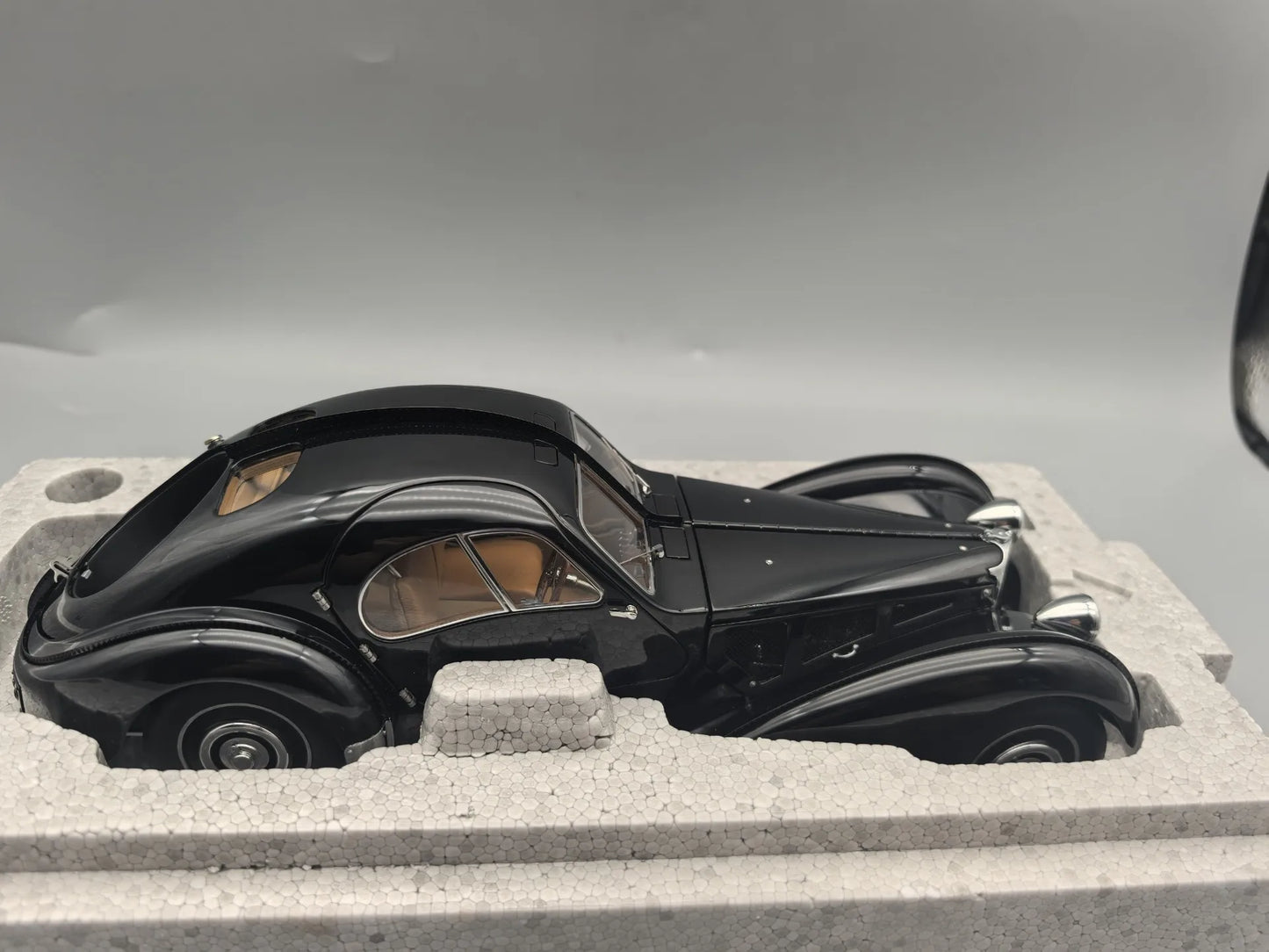 Autoart 1:18 57SC Atlantic 1938 Black Simulation Limited Edition All Open Alloy Metal Static Car Model Toy Gift