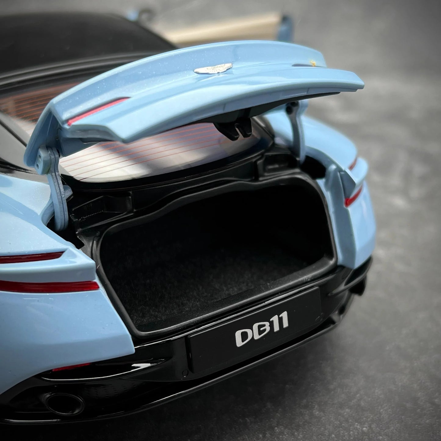 AUTOART New model 1/18 scale Aston Martin DB11  Sports car model Static display Collection Holiday gift