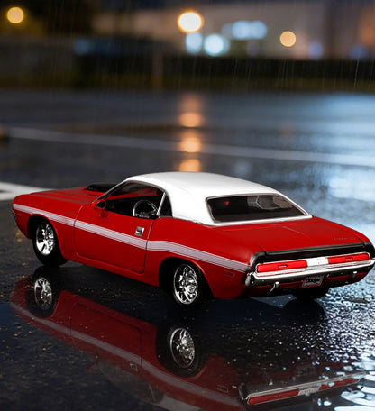 Maisto 1:24 Dodge Challenger R/T Coupe 1970 Alloy Car Diecasts & Toy Vehicles Car Model Miniature Scale Model