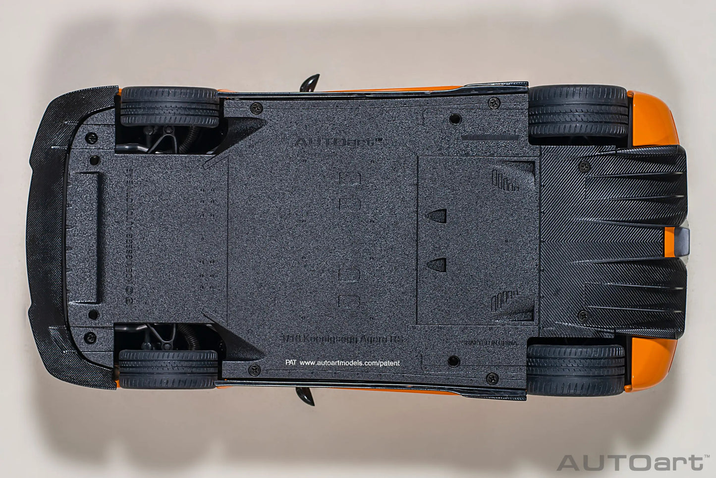 Autoart model 1/18 Scale New KOENIGSEGG AGERA RS car model Static Decorative Items Gift Collection