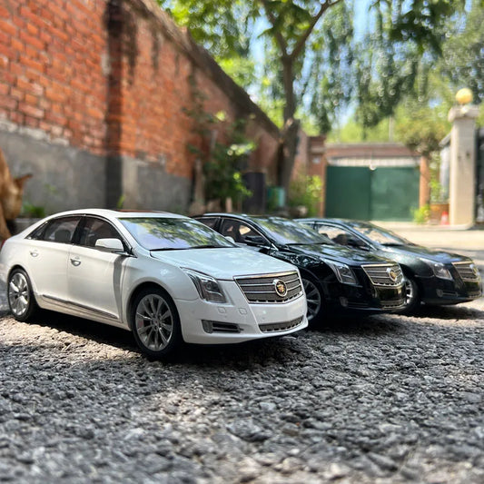 Cadillac XTS Car Model,1:18  2014 Diecast Model for Collections Display and Gift