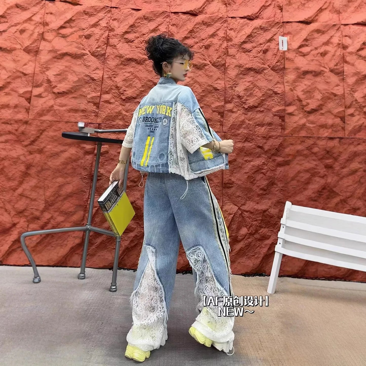 European Trend Suit Women's Spring Summer New Lace Stitching Digital Female Print Lapel Top Straight Loose Pants