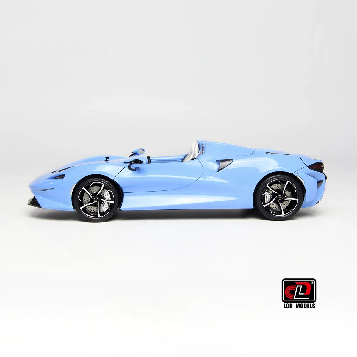 LCD Diecast car model 1:18 McLaren ELVA car model metal static display collection
