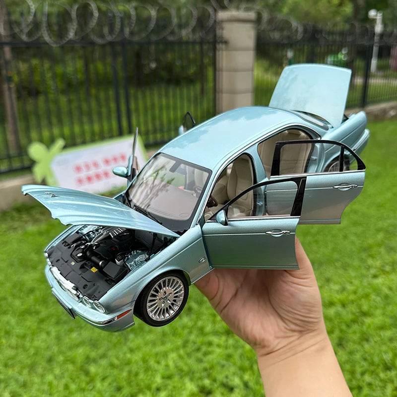 Almost Real AR 1/18 Jaguar XJ6 X350 Car models give gifts to friends Adult toys Birthday gifts to friends Company show metal