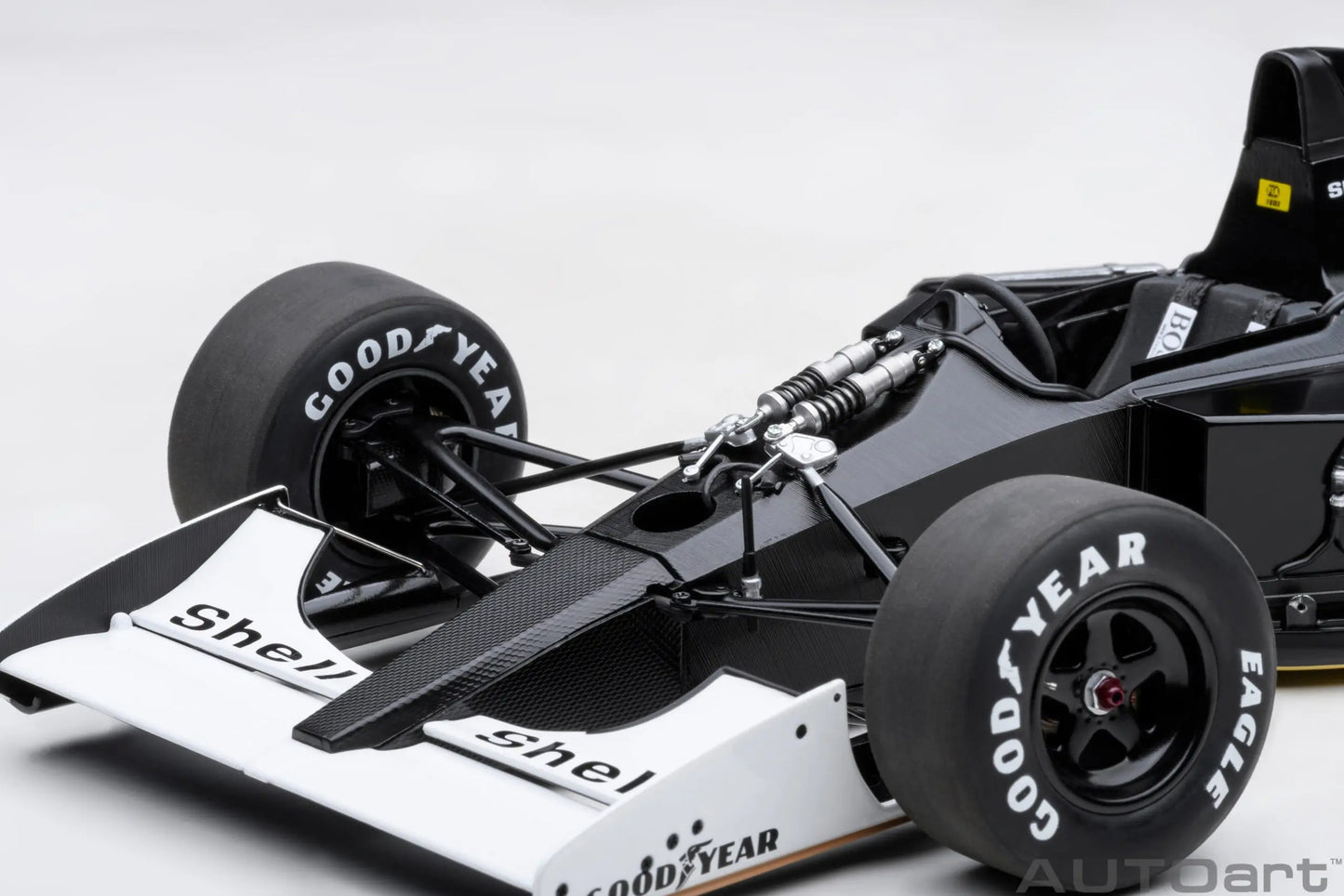 AUTOART New 1/18  Honda MP4/6 1991 #1 (with McLaren logo)  Car model  Send to a friend  Personal collection Static ornament