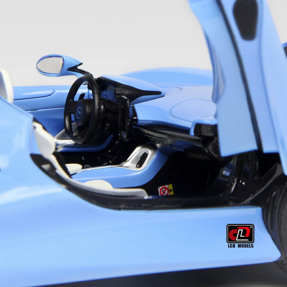 LCD Diecast car model 1:18 McLaren ELVA car model metal static display collection