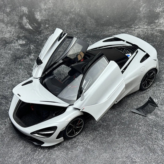 AUTOART 1/18 McLaren 720S  Sports Car Model
