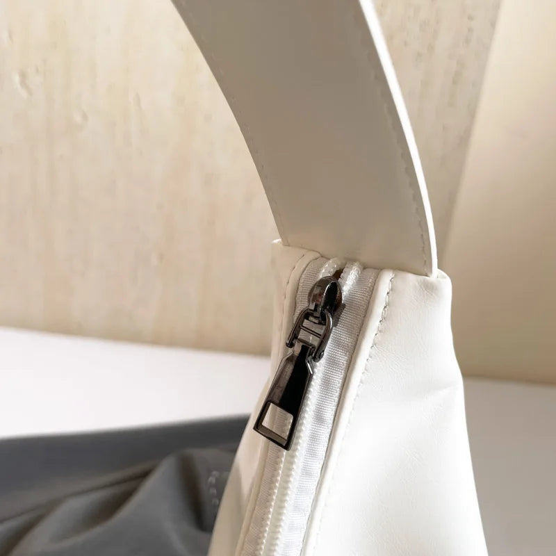 Retro Rivet Ladies Underarm Bag Fashion Girls Trend PU Leather Shoulder Bag Simple Design Style Large Capacity Women's Tote Bag