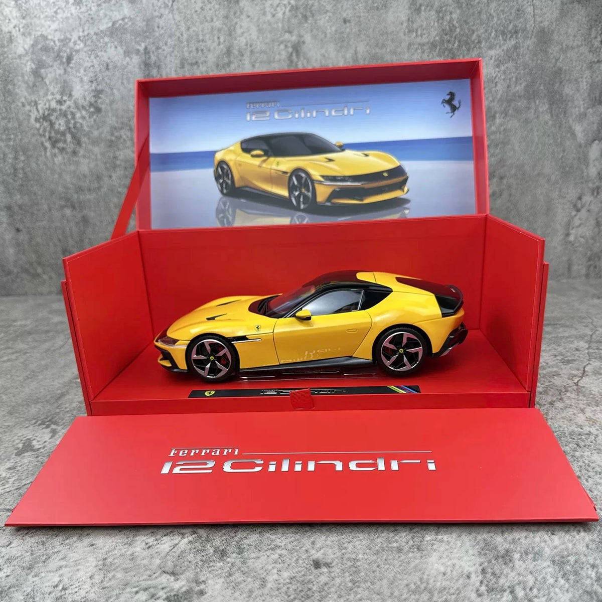 Bburago 1/18 Ferrari 12 Cilindri Car Model