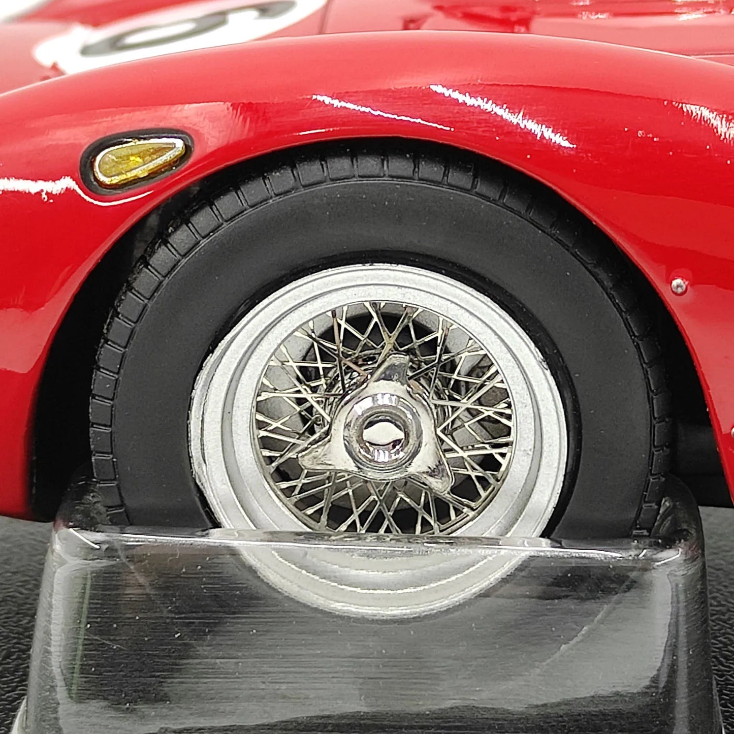 Ferrari F40 24H Le Mans Defective KK 1:18 Scale Alloy Car Model