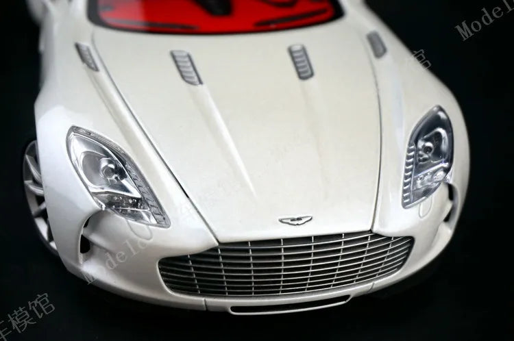 Autoart 1:18 One-77 Simulation Limited Edition All Open Alloy Metal Static Car Model Toy Gift