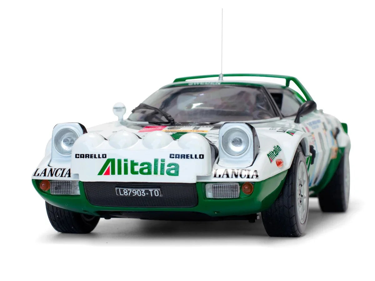 WELLY 1/18 Lancia Stratos HF #8 1975 Rally Car Model
