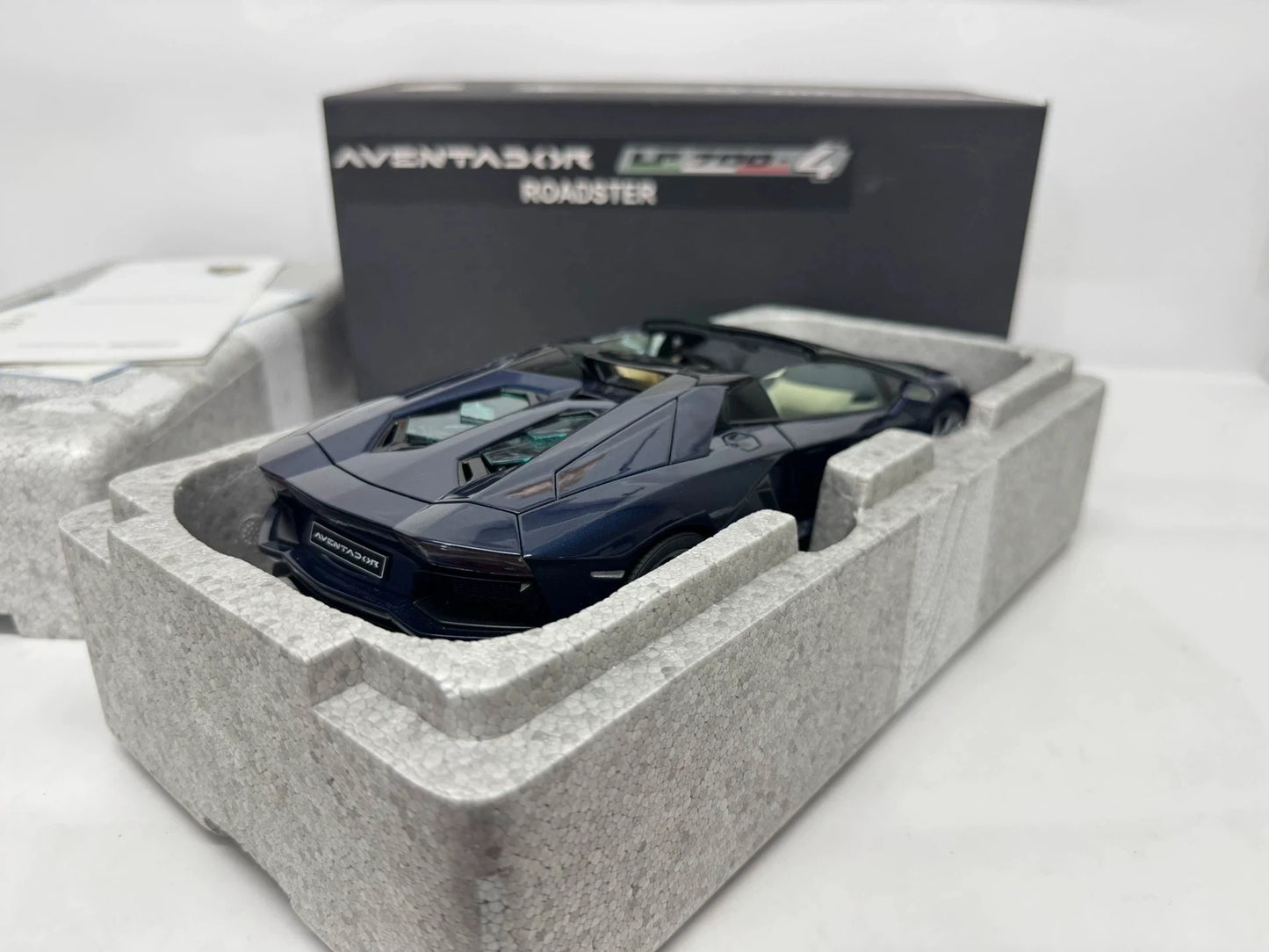 Autoart 1:18 Aventador LP700-4 Roadster Blue Simulation Limited Edition All Open Alloy Metal Static Car Model Toy Gift