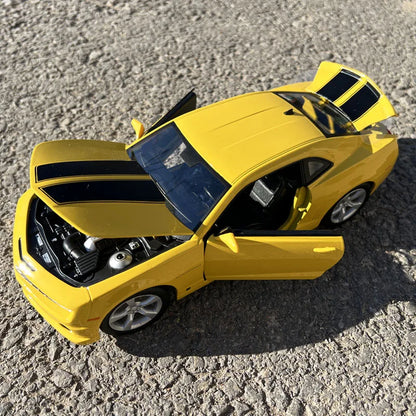 GM Chevrolet 1:18 Camaro 1968-2016 Diecast Model for Collections Display and Gift