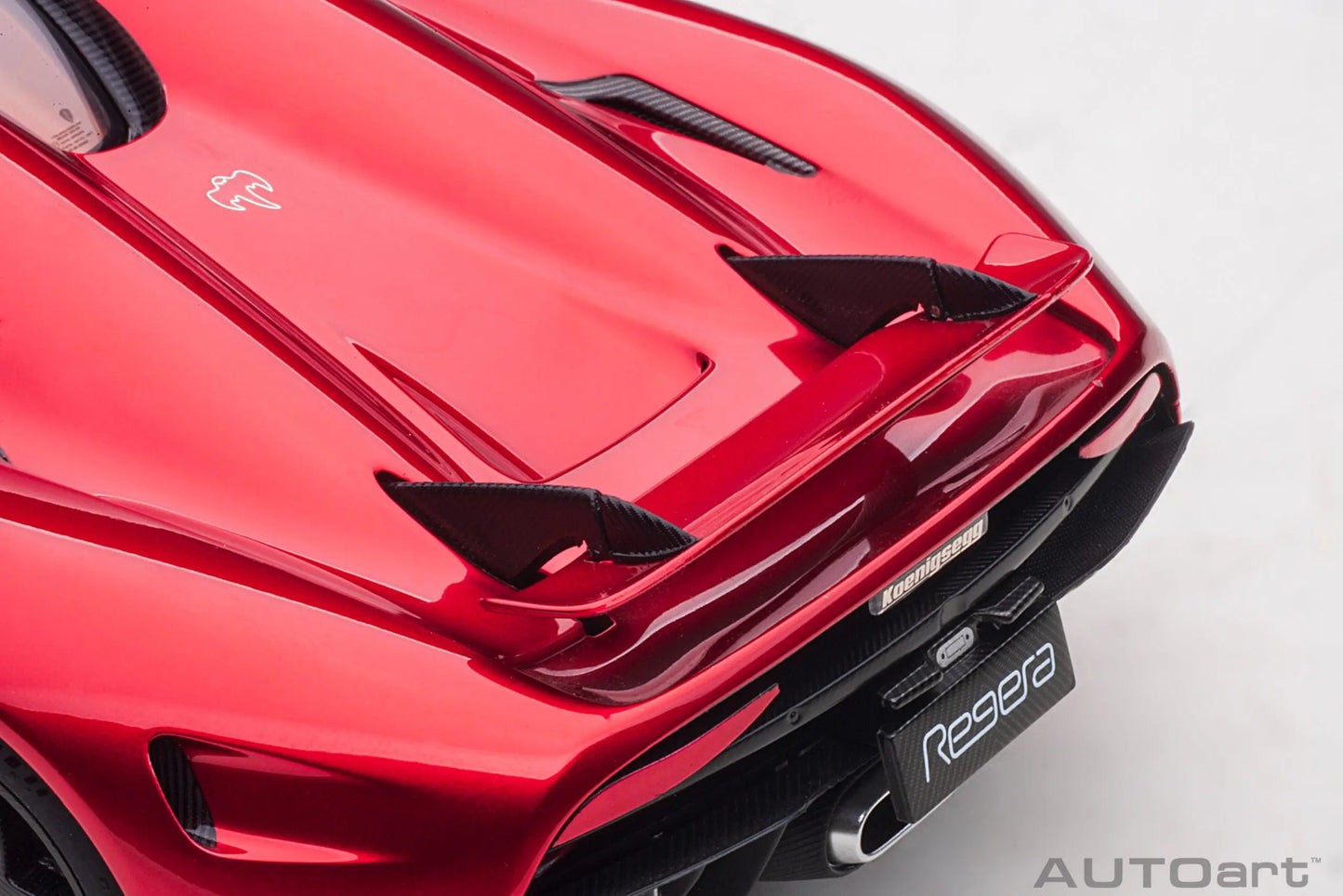 AUTOart model 1/18 Scale New  Koenigsegg Regera car model Static Decorative Items Holiday Gift Collection