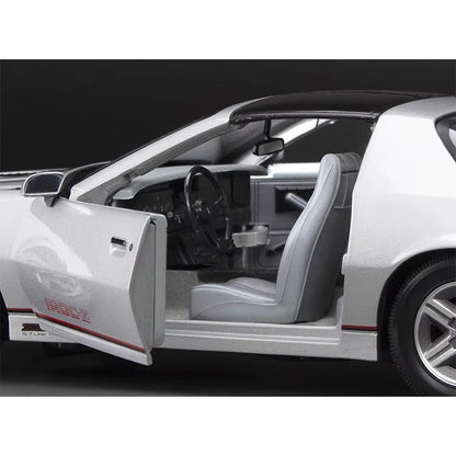 SunStar 1:18 Scale 1985 Chevrolet Camaro IROC Simulation Alloy Car Model Static Display Collectible Toy Gift Souvenir Decoration