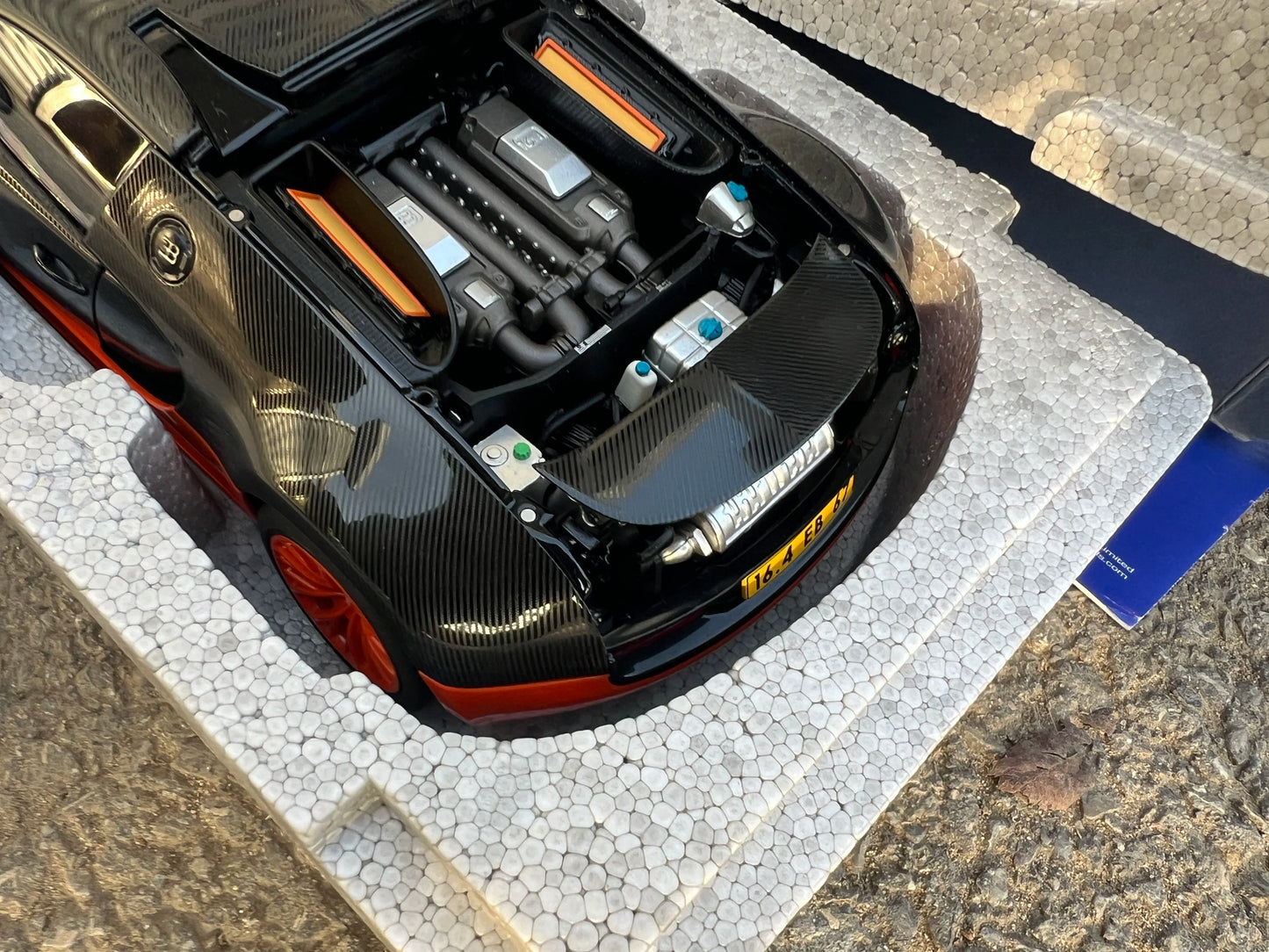 Original 1:18 Model,Autoart BUGATTI Veyron 16.4 Super Sport World Record Edition,Alloy Car Model for Display,Gift and Collect