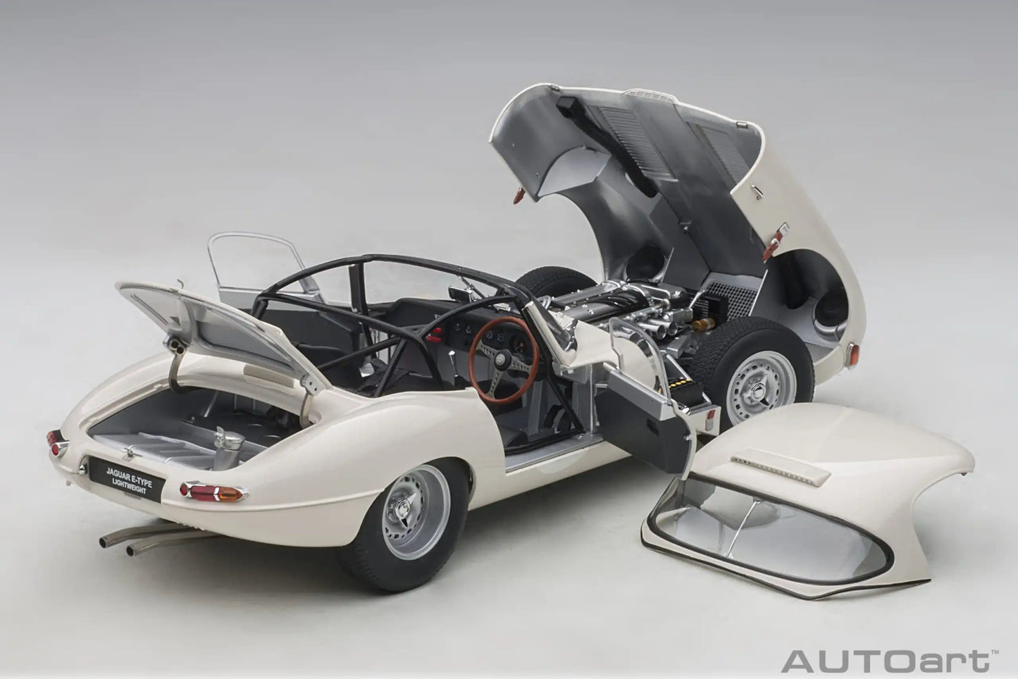 AUTOART  1:18  Jaguar Lightweight E-Type  Car model  Send to a friend Holiday gift Model collection
