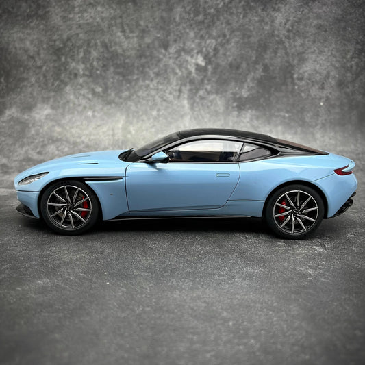 AUTOART 1/18 Aston Martin DB11 Car Model
