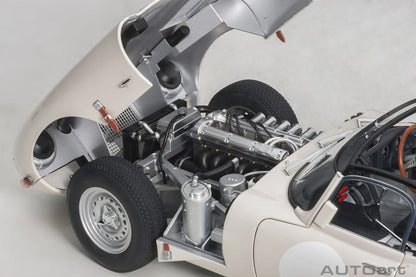 AUTOART  1:18  Jaguar Lightweight E-Type  Car model  Send to a friend Holiday gift Model collection