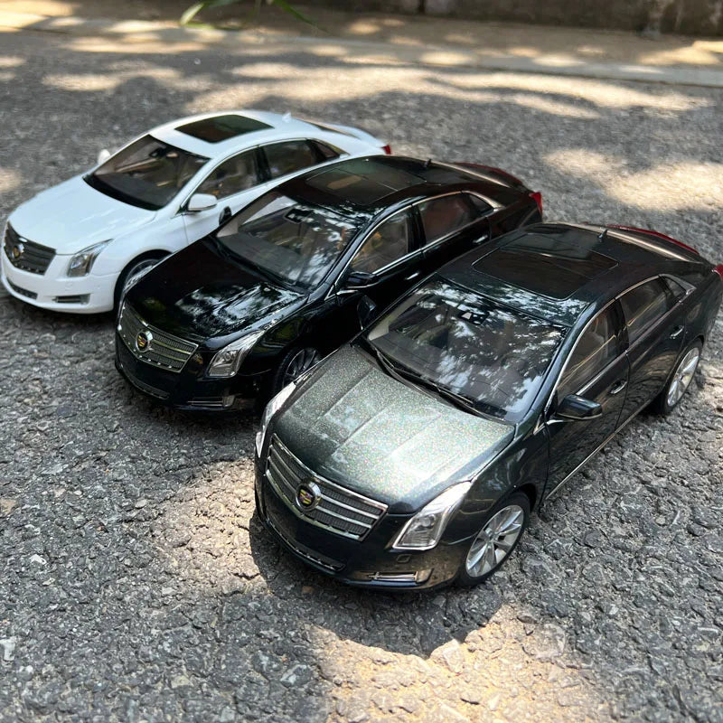 Cadillac XTS Car Model,1:18  2014 Diecast Model for Collections Display and Gift
