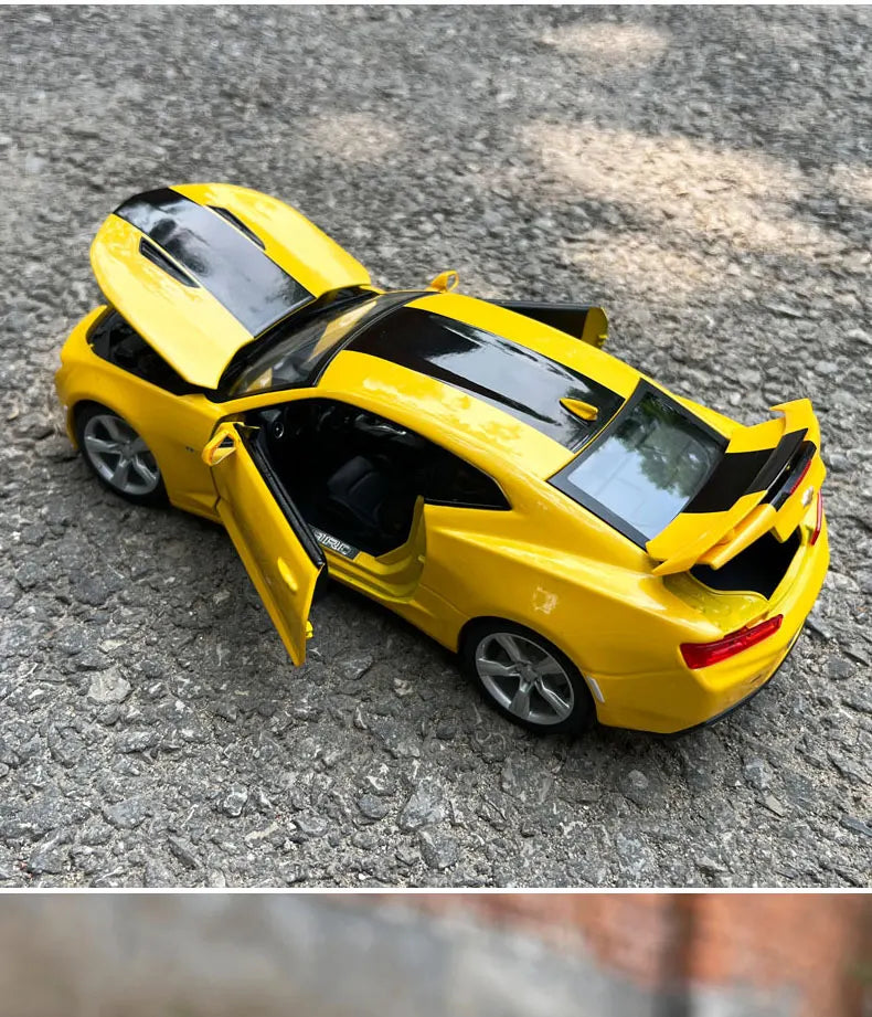 GM Chevrolet 1:18 Camaro 1968-2016 Diecast Model for Collections Display and Gift