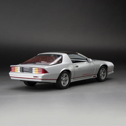 SunStar 1:18 Scale 1985 Chevrolet Camaro IROC Simulation Alloy Car Model Static Display Collectible Toy Gift Souvenir Decoration