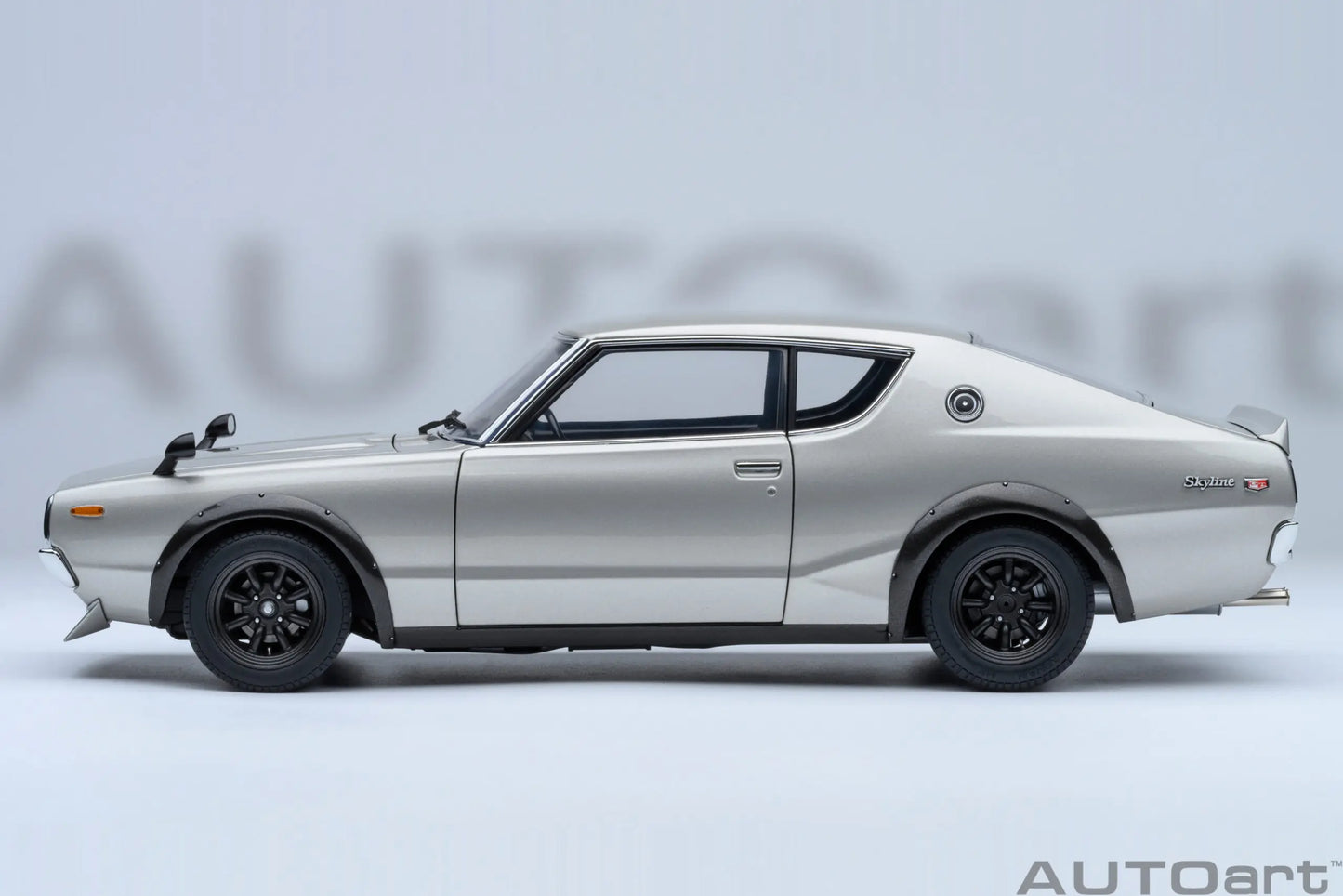 NISSAN SKYLINE 2000 GT-R (KPGC110) TUNED VERSION RS WATANABE WHEEL AUTOart 1/18 Static display model gift collection