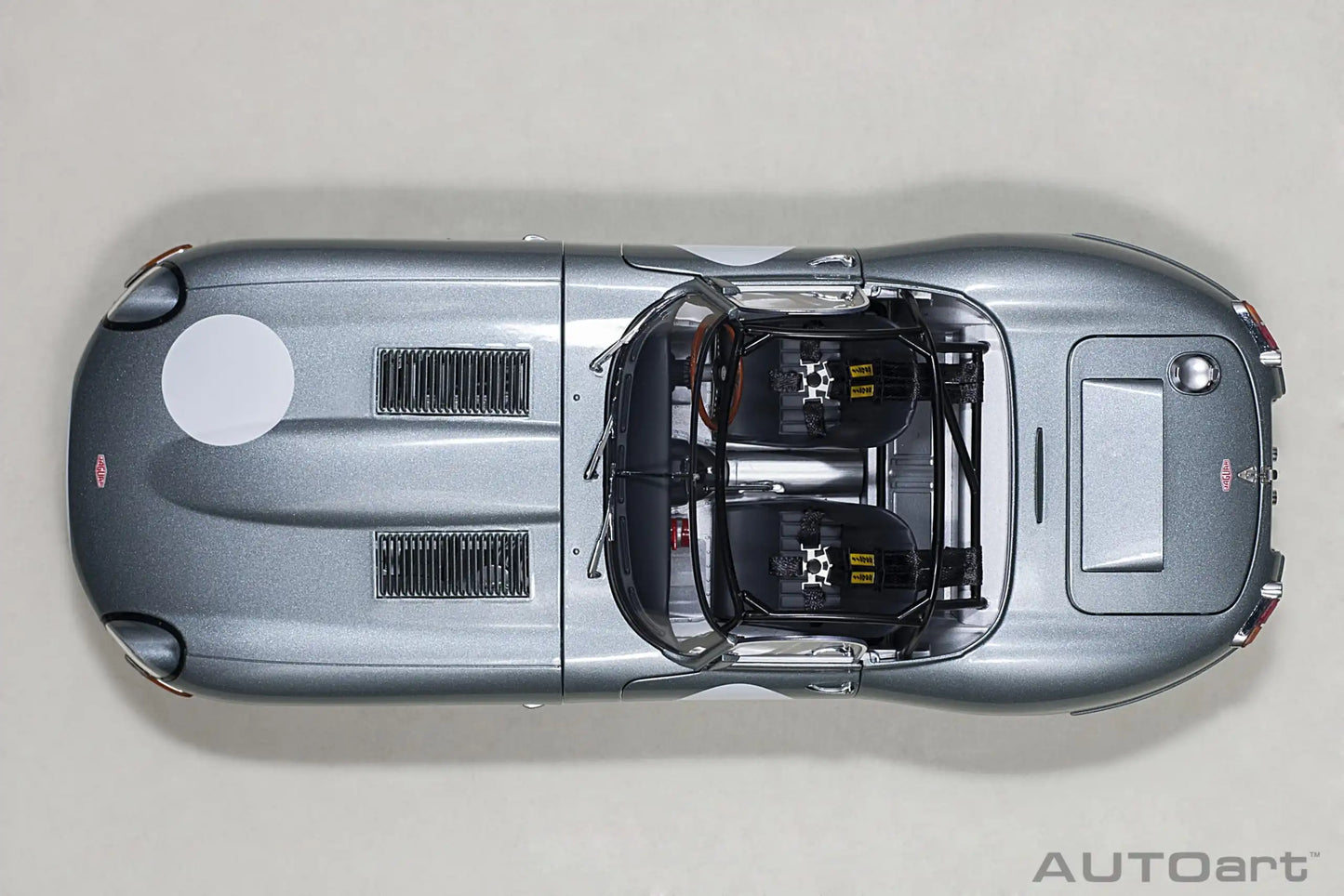 AUTOART  1:18  Jaguar Lightweight E-Type  Car model  Send to a friend Holiday gift Model collection