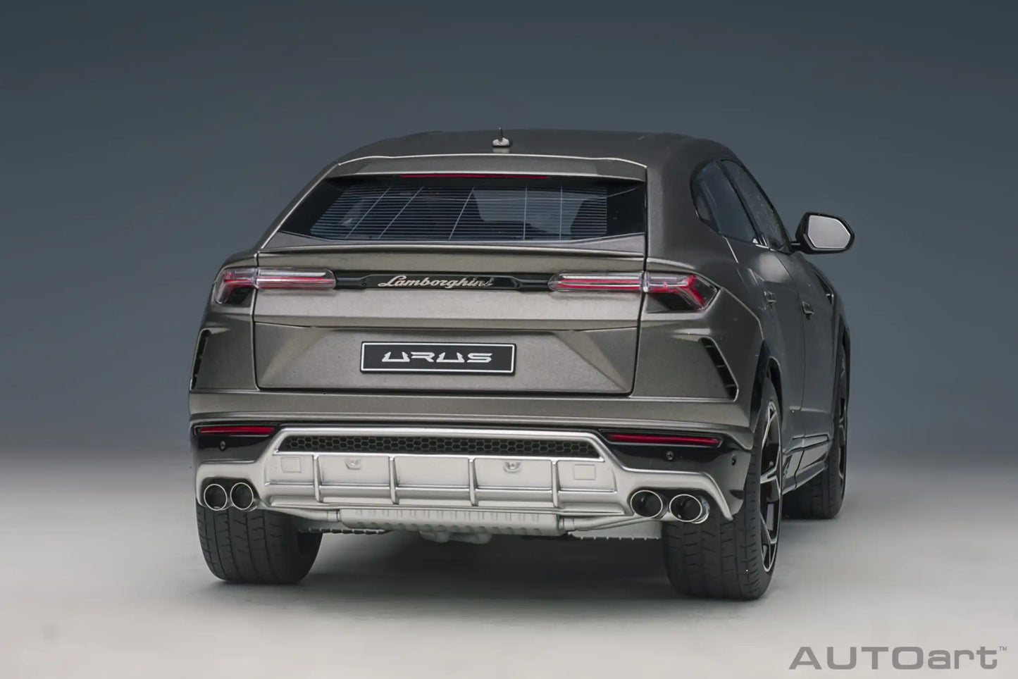 AUTOART New model 1/18 scale LAMBORGHINI URUS   car model Static display Collection Holiday gift
