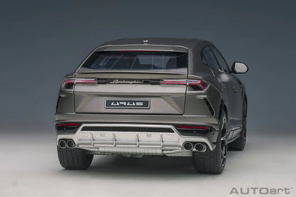 AUTOART New model 1/18 scale LAMBORGHINI URUS   car model Static display Collection Holiday gift