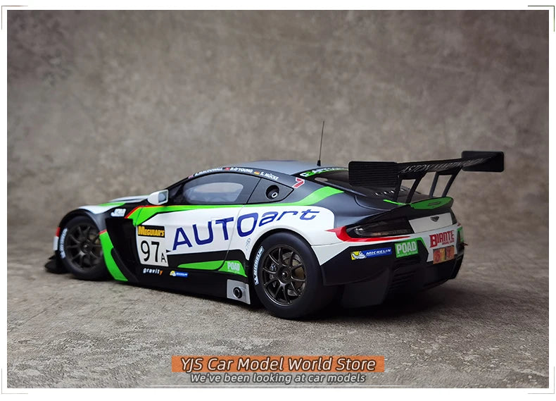 AUTOART Edition 1/18 Aston Martin VANTAGE V12 BATHURST 12HOUR #97 2015 Racing Car Model