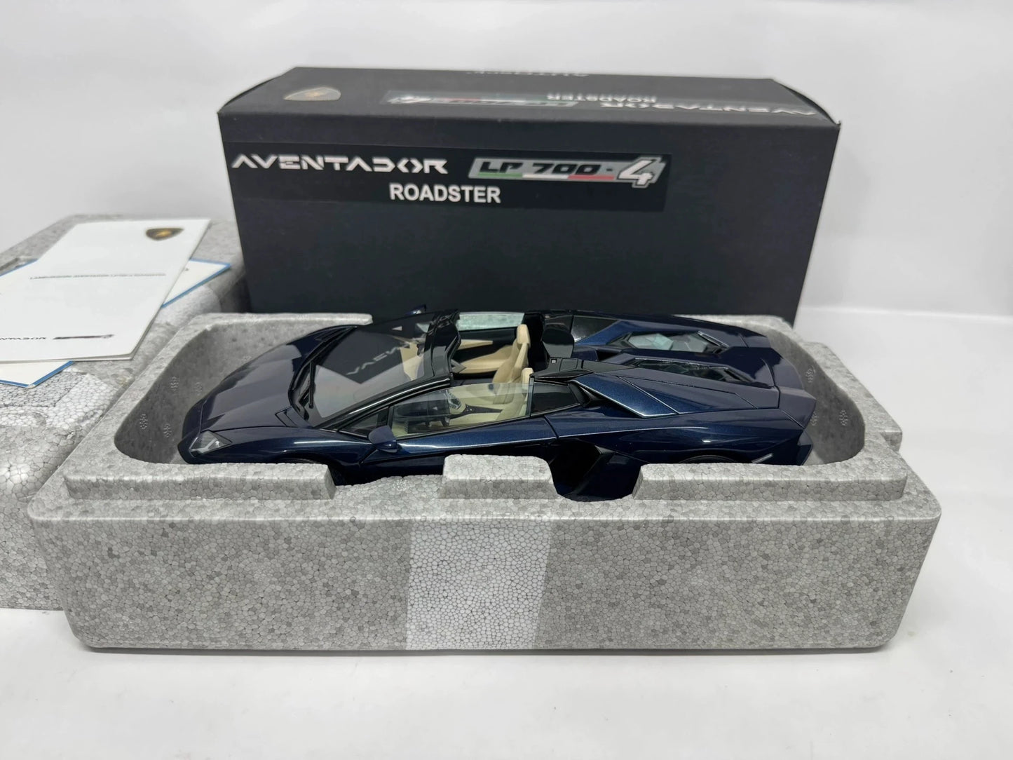 Autoart 1:18 Aventador LP700-4 Roadster Blue Simulation Limited Edition All Open Alloy Metal Static Car Model Toy Gift