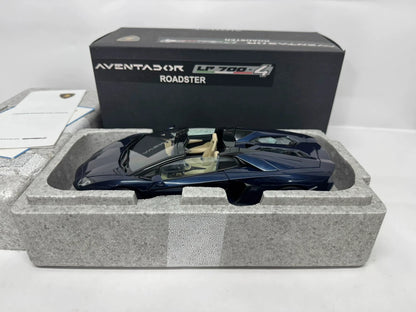 Autoart 1:18 Aventador LP700-4 Roadster Blue Simulation Limited Edition All Open Alloy Metal Static Car Model Toy Gift