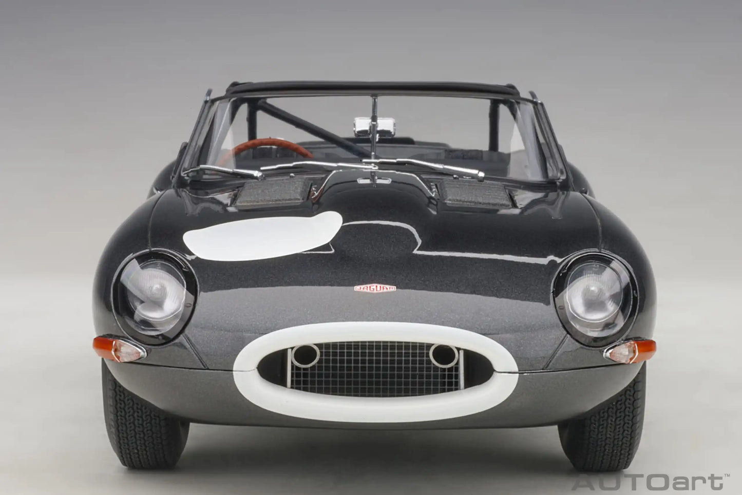AUTOART  1:18  Jaguar Lightweight E-Type  Car model  Send to a friend Holiday gift Model collection