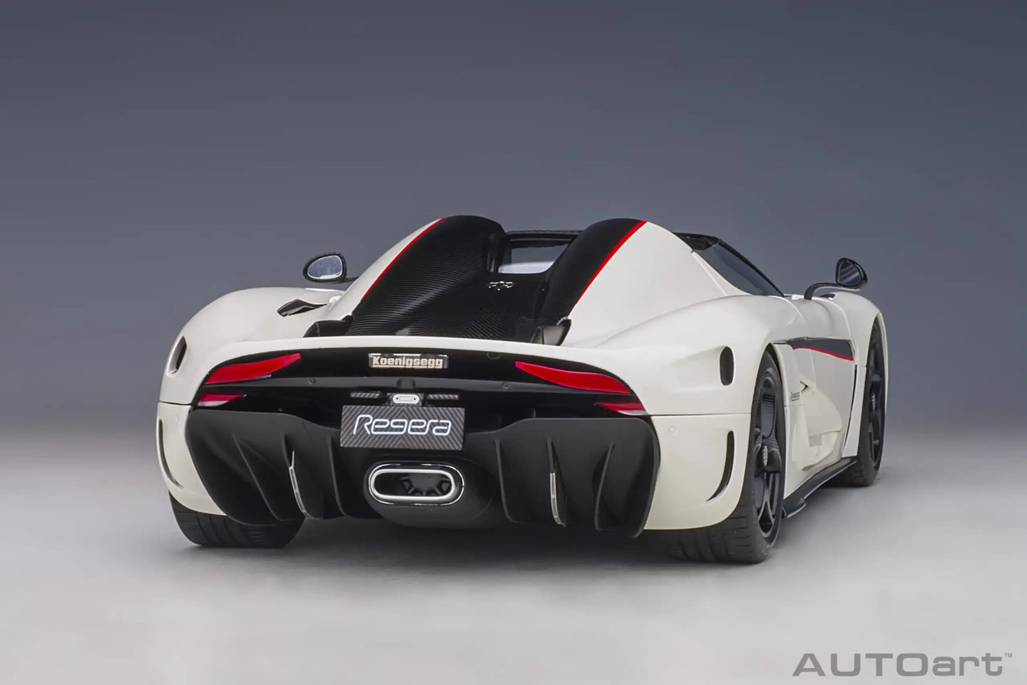 AUTOart model 1/18 Scale New  Koenigsegg Regera car model Static Decorative Items Holiday Gift Collection