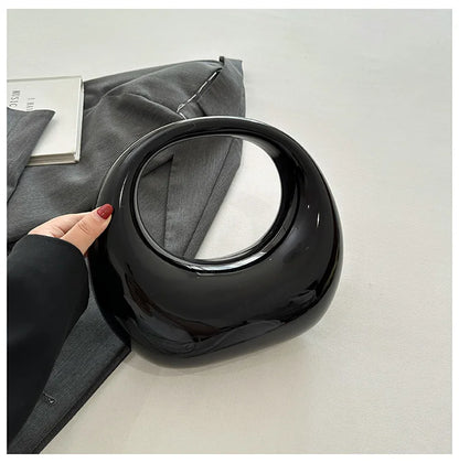 Hot Selling Creative Design Women's Top-Handle Bag PVC Metallic Luster Half Moon Banquet Women's Bag 2026 New Luxury Handbag